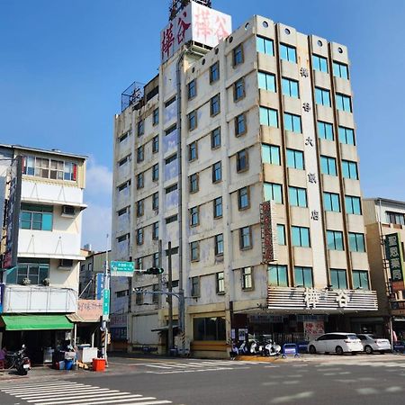 Hua Ku Hotel Tainan Buitenkant foto