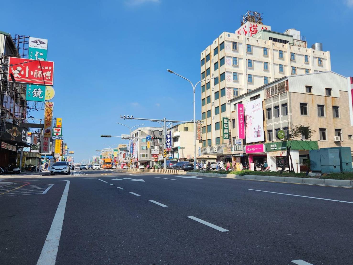 Hua Ku Hotel Tainan Buitenkant foto