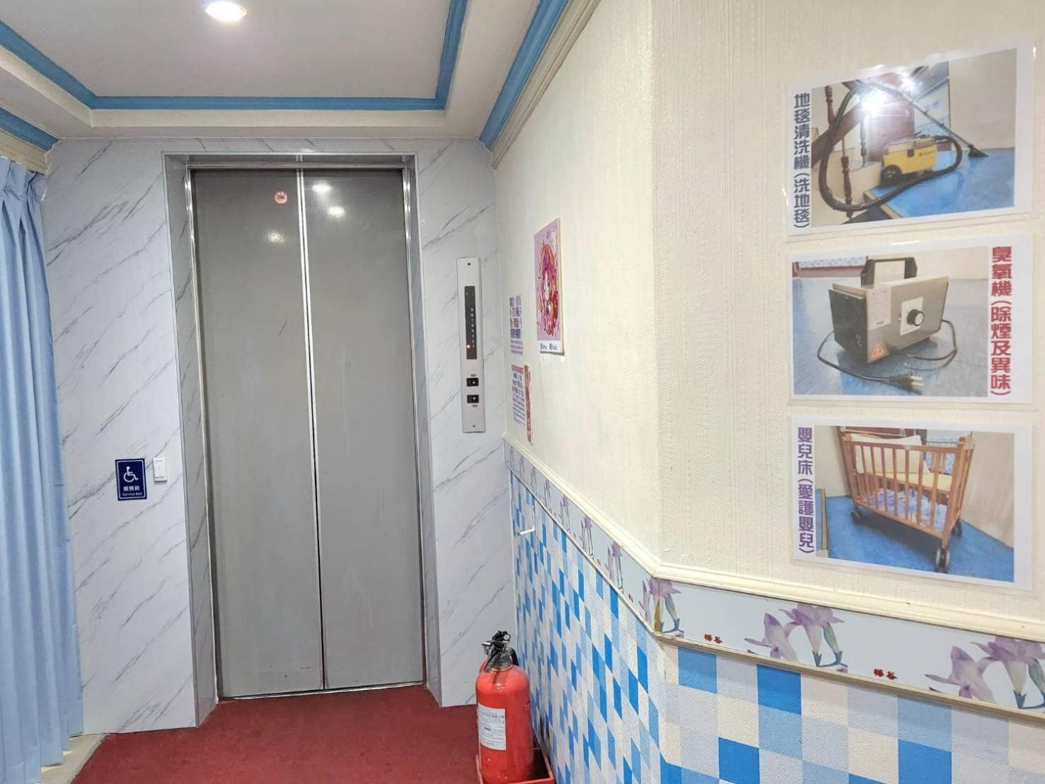 Hua Ku Hotel Tainan Buitenkant foto